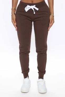 Fashion Nova Relaxed Vibe Joggers - Chocolate