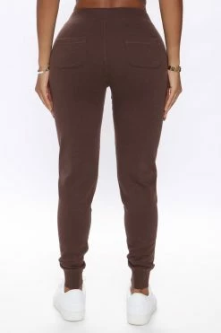 Fashion Nova Relaxed Vibe Joggers - Chocolate