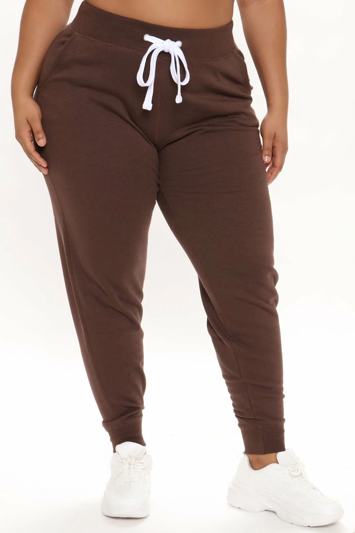 Fashion Nova Relaxed Vibe Joggers - Chocolate