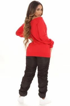 Fashion Nova Beat The Buzzer Bulls Off Shoulder Sweatshirt - Red