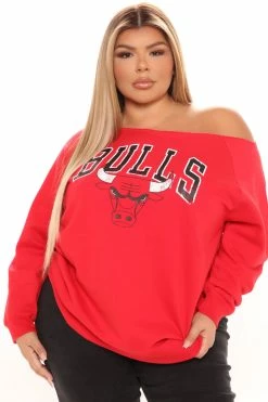 Fashion Nova Beat The Buzzer Bulls Off Shoulder Sweatshirt - Red