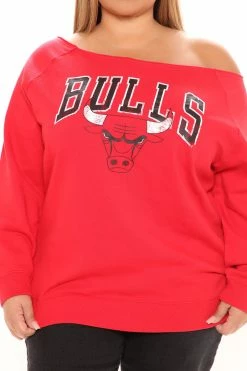 Fashion Nova Beat The Buzzer Bulls Off Shoulder Sweatshirt - Red