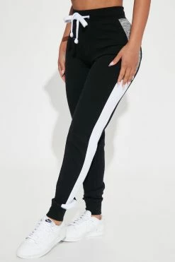 Fashion Nova Analissa Jogger - Black Sweatpants & Joggers
