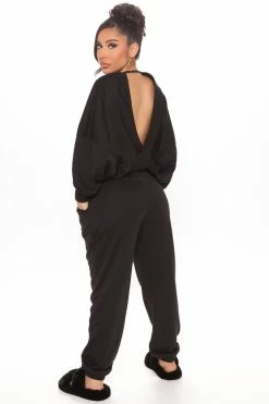 Fashion Nova Big On Comfort Jogger Pant - Black