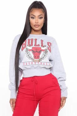 Fashion Nova NBA Off The Court Bulls Cropped Sweatshirt - Heather Grey Hoodies & Sweatshirts