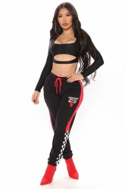 Fashion Nova Sweatpants & Joggers NBA Offensive Fouls Bulls Sweatpants - Black
