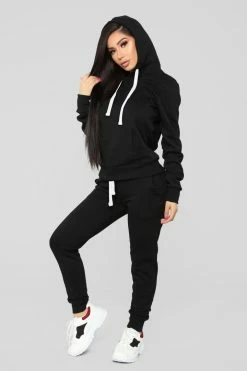 Fashion Nova Relaxed Vibe Solid Hoodie - Black