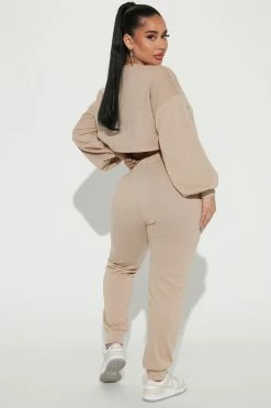 Fashion Nova Like A Champ Pullover Sweatshirt - Mocha